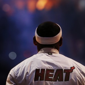 在线体育博彩-绝境之王！C罗鬼魅助攻撕裂防线，读秒绝杀点燃全球热议，绝境之王C罗鬼魅助攻+读秒绝杀，引爆全球！